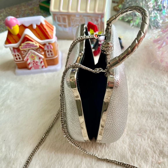 New 💝🌻Stunning Silver Mini Evening Purse - Picture 7 of 7